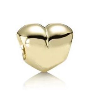 Meet your Posher, Treasuree_it